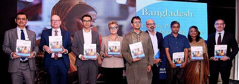 ঢাকার হোটেল ইন্টারকন্টিনেন্টালে বিডা আয়োজিত বিনিয়োগ সম্মেলনে বিশ্ব ব্যাংক গ্রুপ ‘কান্ট্রি প্রাইভেট সেক্টর ডায়াগনস্টিক’ শীর্ষক প্রতিবেদন উপস্থাপন করে।