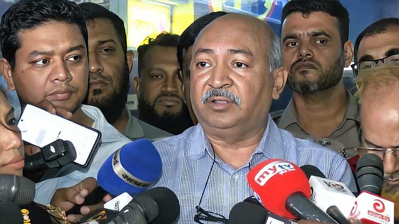 স্বাস্থ্য অধিদপ্তরের মহাপরিচালক অধ্যাপক প্রভাত চন্দ্র বিশ্বাস।