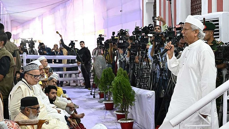 জাতীয় ঈদগাহে ঈদের জামাতে প্রধান উপদেষ্টা মুহাম্মদ ইউনূস। ছবি: পিআইডি