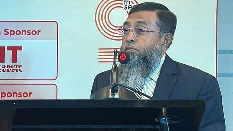 কম দামে পাওয়া গেলে ভারত থেকে সুতা আমদানি কেন করবেন না, সেই প্রশ্ন রেখেছেন বিকেএমইএ সভাপতি মোহাম্মদ হাতেম।