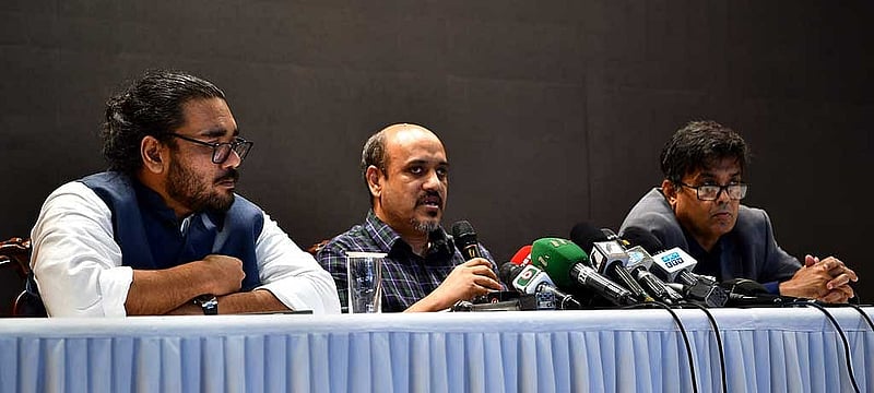প্রধান উপদেষ্টা গণভবন পরিদর্শনের পর এ বিষয়ে পরে ব্রিফ করেন তার প্রেস সচিব ও দুই উপপ্রেস সচিব।