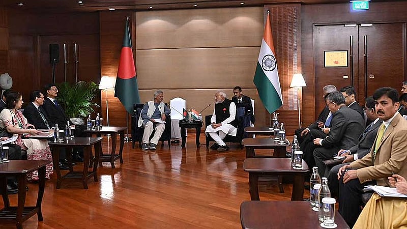 থাইল্যান্ডের ব্যাংককে বিমসটেক সম্মেলনের ফাঁকে দ্বিপক্ষীয় বৈঠকে মুহাম্মদ ইউনূস ও নরেন্দ্র মোদী। ছবি: প্রধান উপদেষ্টার দপ্তর