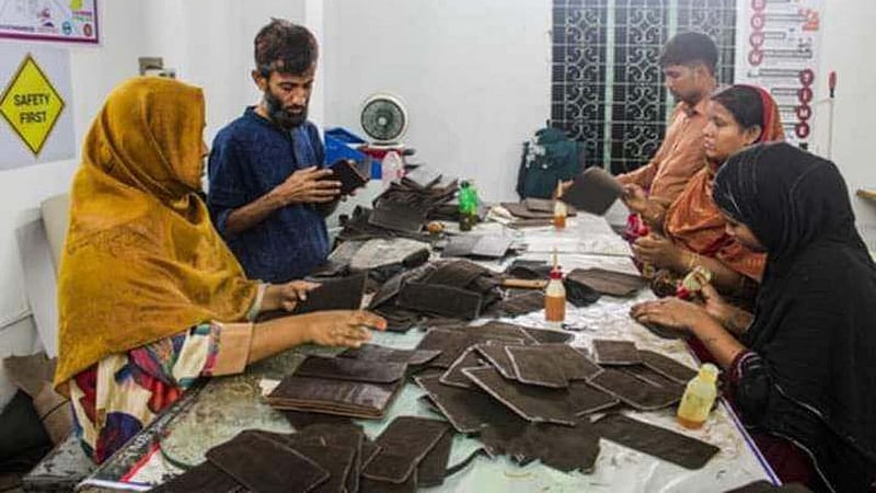 বর্তমানে দেশে প্রায় ৩ কোটি ৭ লাখ মানুষের কর্মসংস্থান হয়েছে এসএমই খাতে।