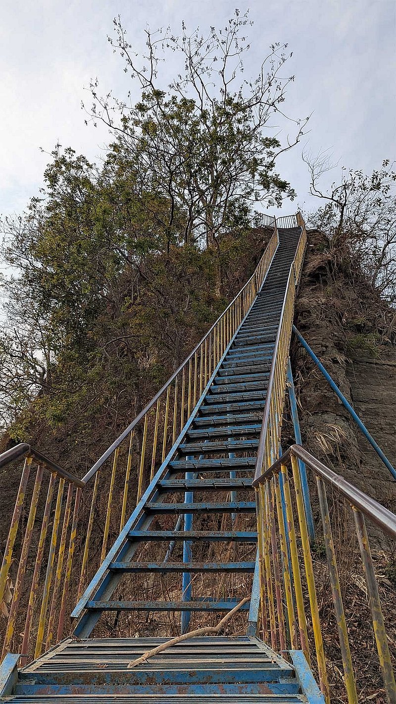 মায়ুং কপাল ভ্রমণ মানে চূড়ায় ওঠা নয়, পাহাড়ের কষ্ট বোঝা। ছবি: খোকন বিকাশ ত্রিপুরা জ্যাক