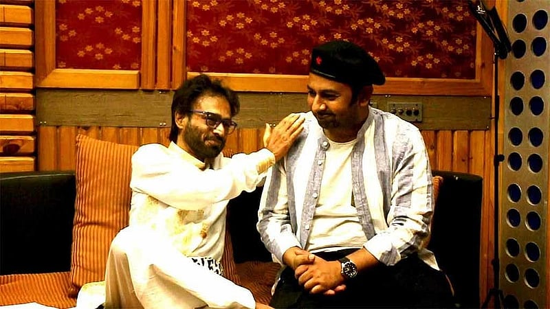ইউটিউবে ‘আসিফ আলতাফ অফিসিয়াল’ চ্যানেলে মুক্তি পেয়েছে ‘লক্ষ্য একই' গানটি।