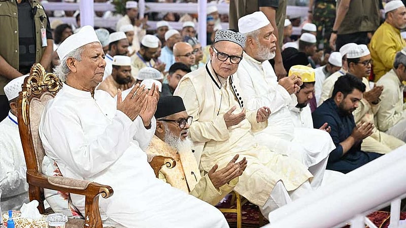 জাতীয় ঈদগাহে ঈদের জামাতে প্রধান উপদেষ্টা মুহাম্মদ ইউনূস। ছবি: পিআইডি