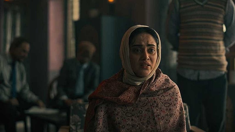 ওয়েব ফিল্ম 'আমলনামার' দৃশ্যে তমা মির্জা, ছবি: চরকির সৌজন্যে।