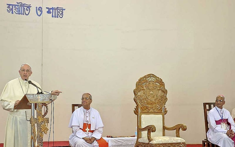 ২০১৭ সালের ৩ ডিসেম্বর তেজগাঁও হলি রোজারিও চার্চে খ্রিষ্টান যাজক, ধর্মগুরু ও ধর্মীয় নেতাদের উদ্দেশে বক্তব্য দেন পোপ ফ্রান্সিস।