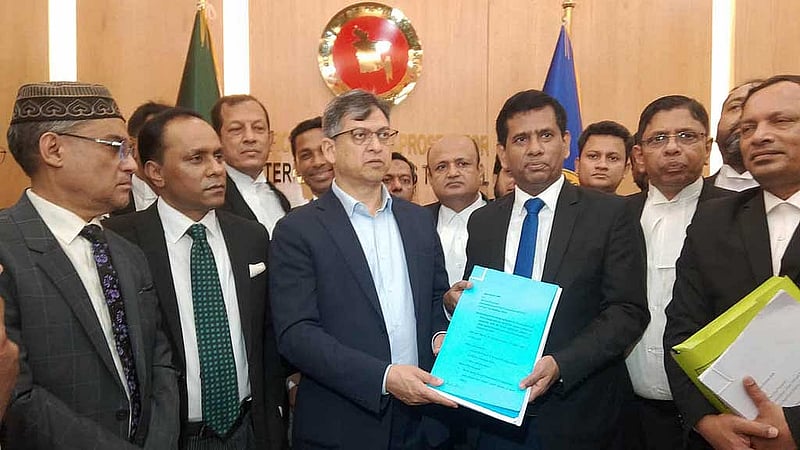 বিএনপি নেতা সালাহউদ্দিন আহমদ ২০২৫ সালের ৩ জুন আন্তর্জাতিক অপরাধ ট্রাইব্যুনালে ‘গুমের’ অভিযোগ জমা দেন। ফাইল ছবি।