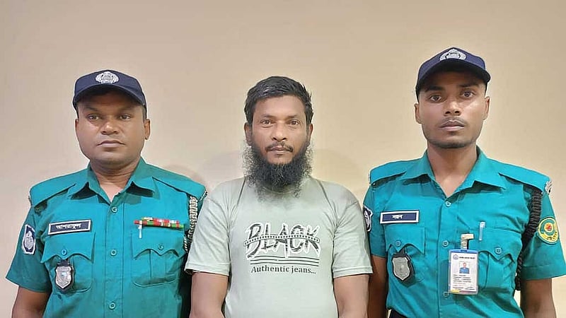 শ্বশুর খোরশেদ মোল্লা