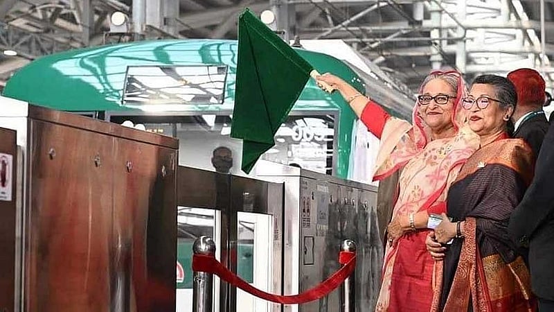 শেখ হাসিনা এবং শেখ রেহানা। 