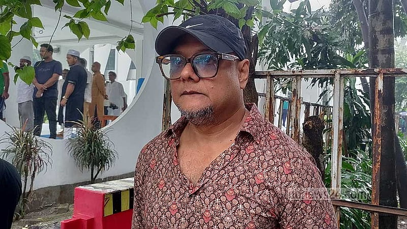 গীতিকার লতিফুল ইসলাম শিবলী।