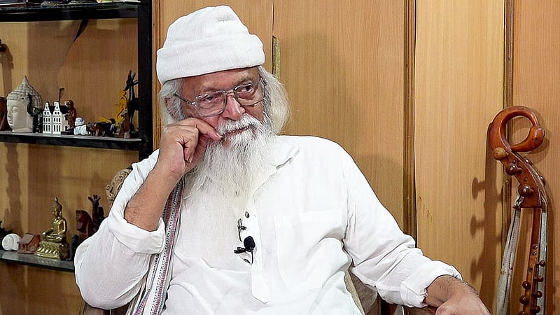 বিডিনিউজ টোয়েন্টিফোর ডটকমের ইনসাইড আউট অনুষ্ঠানে কলানিস্ট ও চিন্তক ফরহাদ মজহার।
