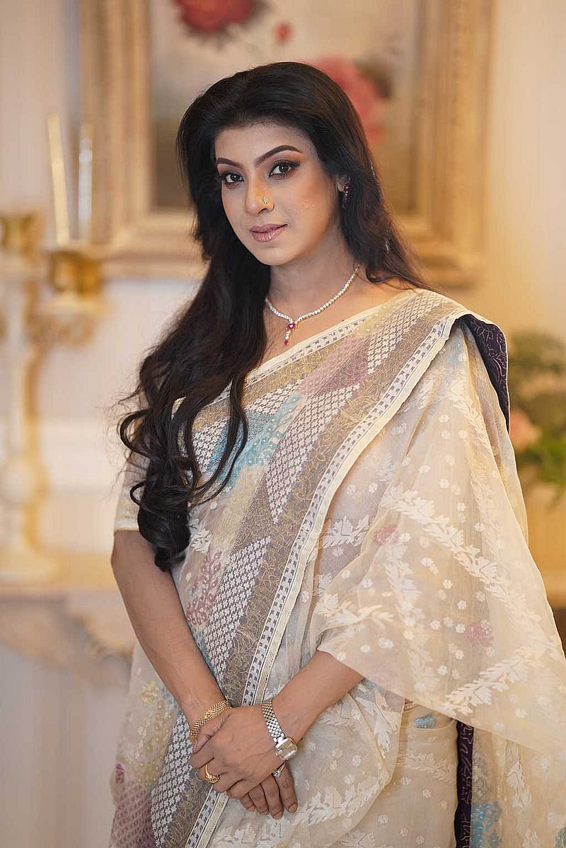 ‘তুমি রবে নীরবে’ মিউজিক ভিডিওর দৃশ্য। ছবি: নির্মাতা চয়নিকা চৌধুরীর সৌজন্যে।  