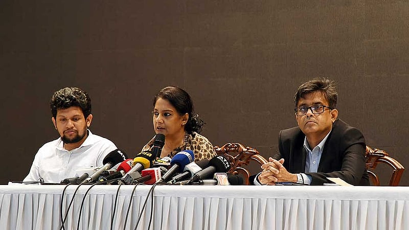 উপদেষ্টা পরিষদের বৈঠকের সিদ্ধান্ত তুলে ধরতে আয়োজিত সংবাদ সম্মেলনে পল্লী বিদ্যুৎ সমিতির ‘শাটডাউন’ নিয়ে আন্দোলনকারীদের প্রতিনিধিদের সঙ্গে আলোচনা হওয়ার কথা তুলে ধরেন প্রধান উপদেষ্টার বিশেষ সহকারী মাহফুজ আলম।
