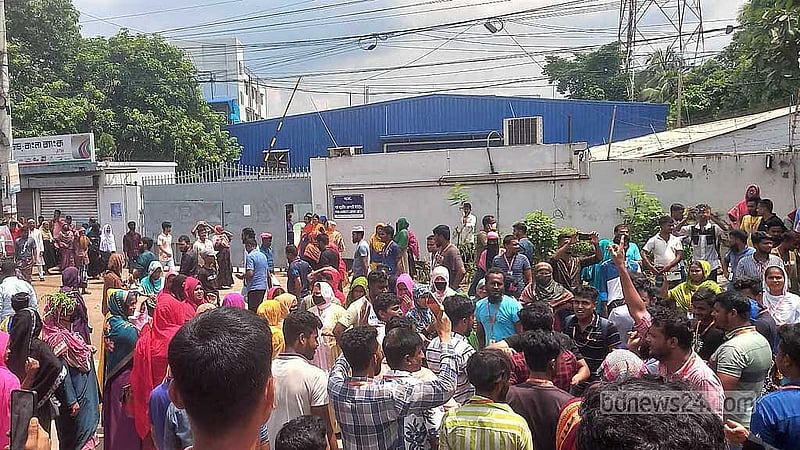 সরকার পতনের পর গাজীপুর ও সাভারে তৈরি পোশাক শিল্পে শ্রমিক অসন্তোষের কারণে নিরাপত্তাহীনতা তৈরি হয়েছে। অনেক মালিক কারখানায় না আসায় অনিশ্চিত হয়ে পড়েছে ব্তেনভাতা পরিশোধ।
