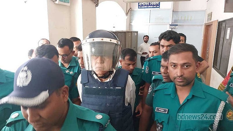 ২৫ জুন মগবাজার এলাকা থেকে আরেক সাবেক সিইসি কাজী হাবিবুল আউয়ালকে গ্রেপ্তার করা হয়।