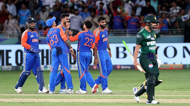 ২ ম্যাচে ৭ উইকেট নিলেন কুলদিপ ইয়াদাভ। ছবি: রয়টার্স