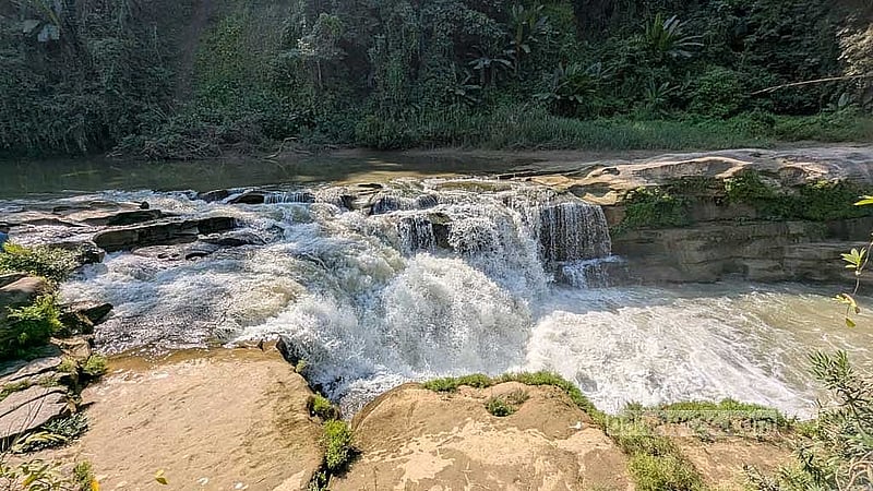 বান্দরবানে থানচি উপজেলার নাফাখুম জলপ্রপাত। 