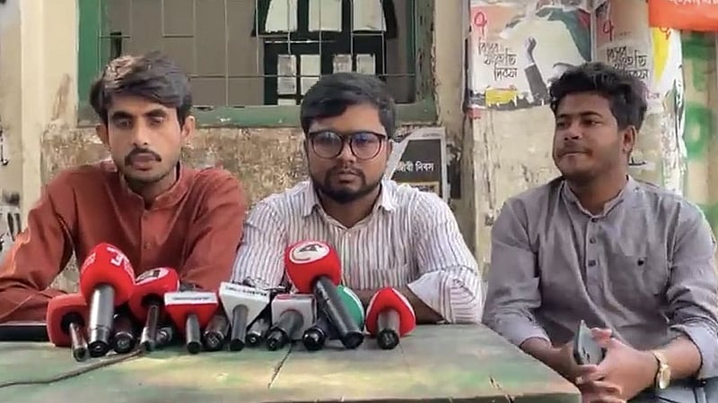 সংবাদ সম্মেলনে সগির