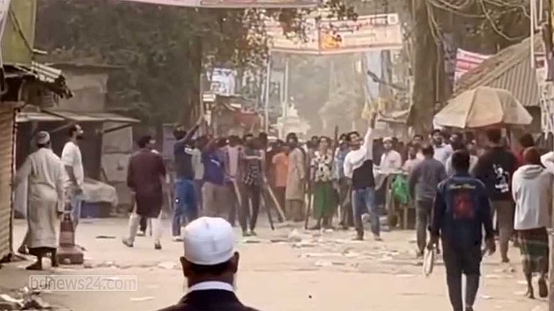 হোমনা উপজেলায় বিএনপি এবং স্বতন্ত্র প্রার্থীর সমর্থকদের মধ্যে সংঘর্ষের ঘটনা ঘটেছে।