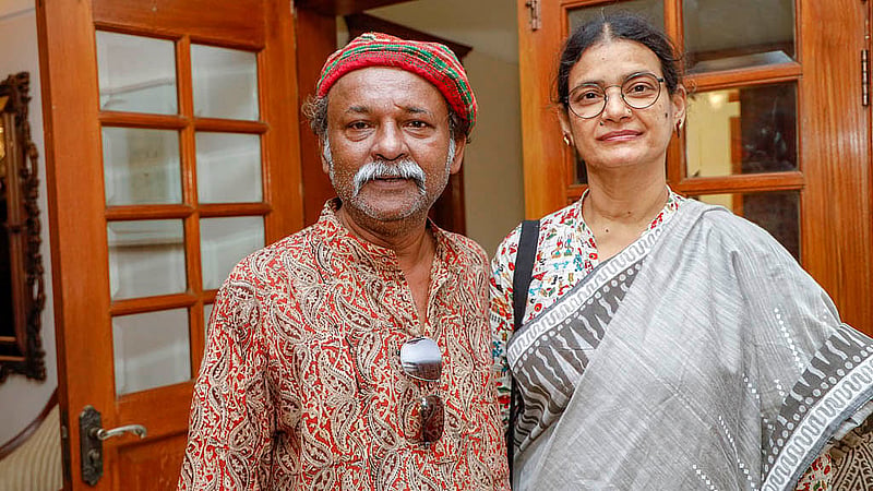 অভিনেতা আজাদ আবুল কালামও সস্ত্রীক যোগ দেন অনুষ্ঠানে। 