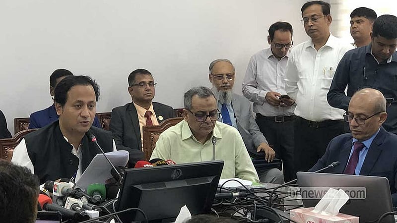 সংবাদ সম্মেলনে শিক্ষামন্ত্রী মহিবুল হাসান চৌধুরী নওফেল