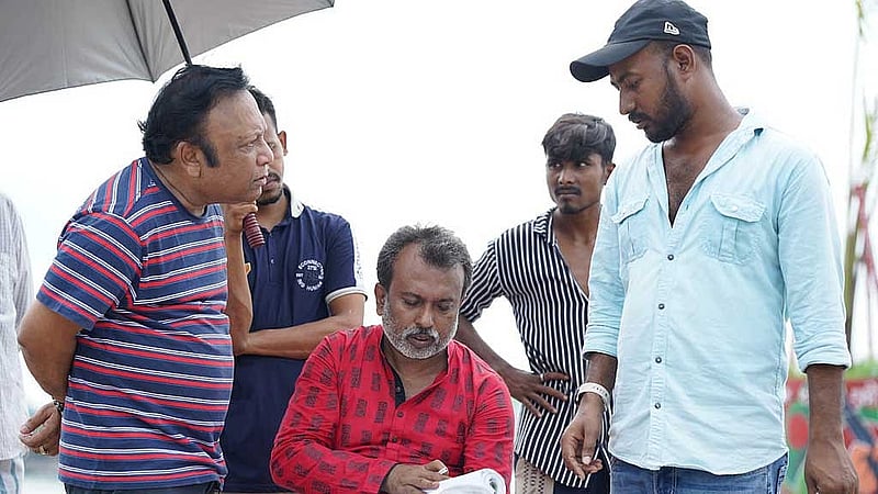‘মহল্লা' নাটকের দৃশ্য। ছবি: বৈশাখী টেলিভিশনের সৌজন্যে।