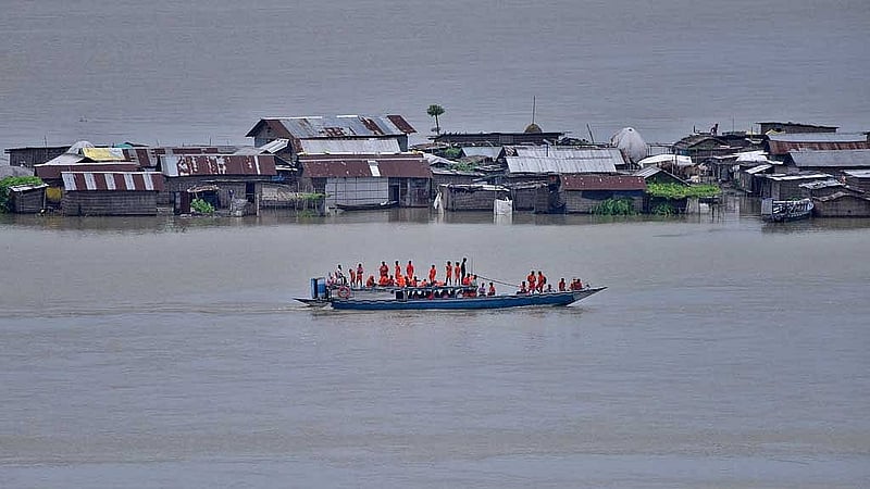 প্রতি বর্ষায় ভয়াবহ বন্যা দেখছে ভারত, যাতে বহু মানুষের প্রাণ ঝরছে। ছবি: রয়টার্স