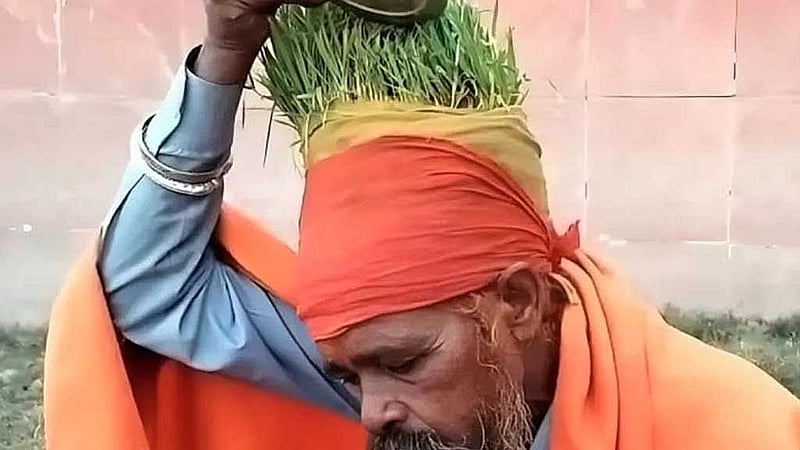 আনন্দবাজার থেকে নেওয়া