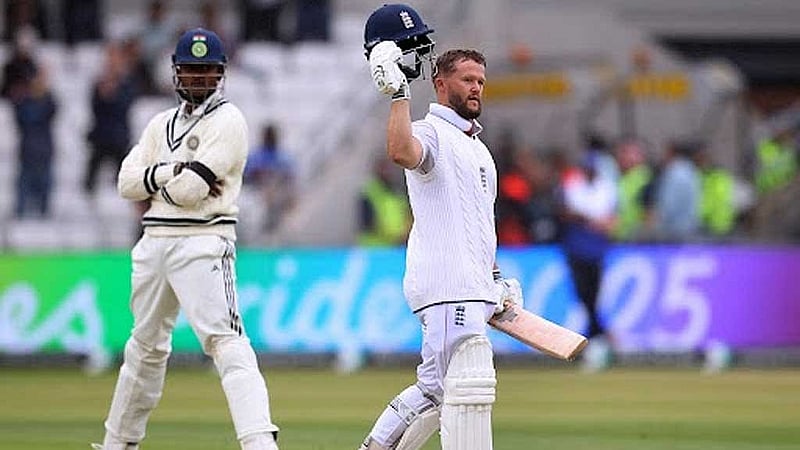 ওয়ানডে ঘরানার ব্যাটিংয়ে ১৪৯ রানের ইনিংসে জয়ের ভিত গড়ে দেন বেন ডাকেট। ছবি: রয়টার্স