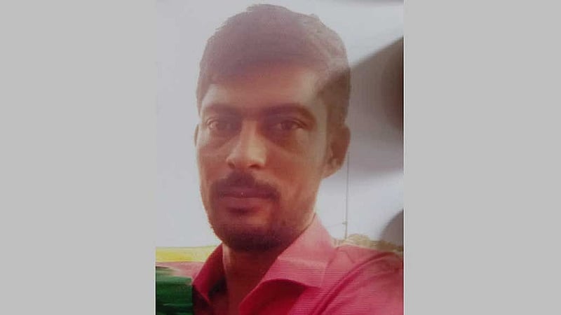 আবুল হোসেন।