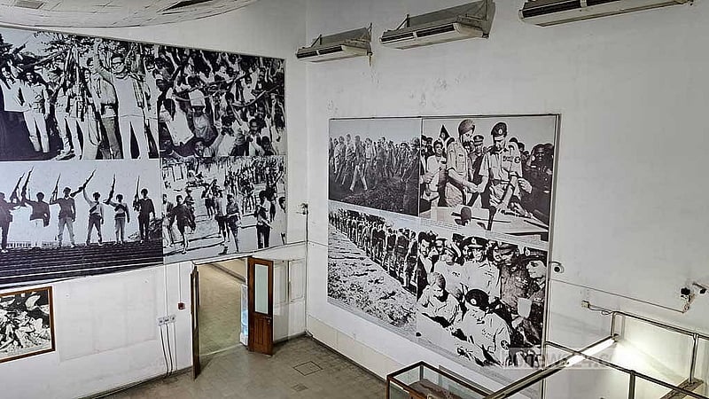বাংলাদেশের মুক্তিযুদ্ধ নিয়ে জাদুঘরের একটি প্রদর্শনকক্ষ