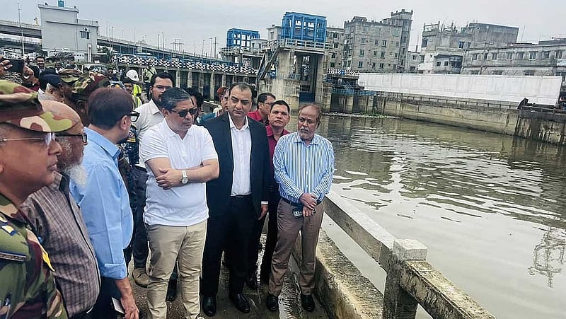 স্থানীয় সরকার প্রতিমন্ত্রী মীর শাহে আলমের নেতৃত্বে চট্টগ্রাম নগরীর সব সেবা সংস্থার প্রধান খাল পরিদর্শন করেন।