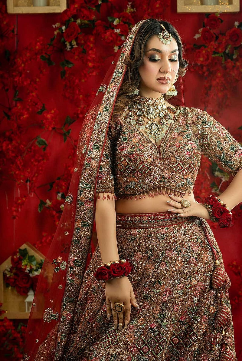 পরের বছর এফ আই মানিক পরিচালিত ‘কোটি টাকার কাবিন’ সিনেমায় সুপারস্টার শাকিব খানের নায়িকা হন তিনি। এরপর শাকিবের সঙ্গে জুটি বেঁধে একে পর এক সিনেমা করে আসেন আলোচনায়।