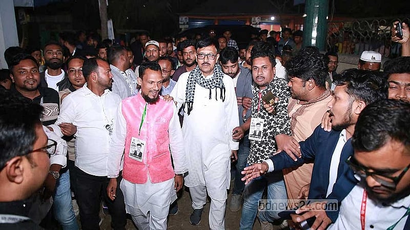 ঢাকা-১৯ আসনে ধানের শীষের প্রার্থী হয়েছেন সাবেক সংসদ সদস্য ডা. দেওয়ান মোহাম্মদ সালাউদ্দিন।