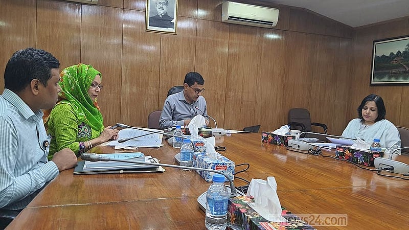 মন্ত্রিপরিষদের সচিব (সমন্বয় ও সংস্কার) মাহমুদ হোসাইন খান