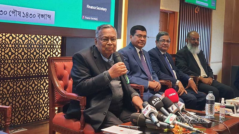 ১৪ জানুয়ারি প্রথম কর্মদিবসে অর্থ মন্ত্রণালয়ের কর্মকর্তাদের সঙ্গে মতবিনিময় করেন নতুন অর্থমন্ত্রী আবুল হাসান মাহমুদ আলী।