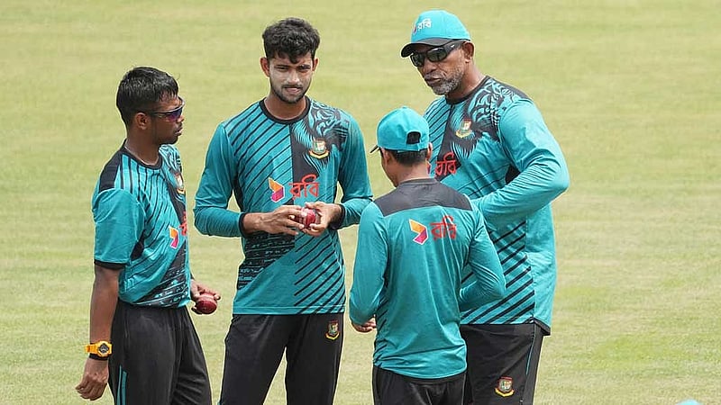 নাঈম হাসান ফিরতে পারেন একাদশে, তানভির ইসলামকে থাকতে হতে পারে অপেক্ষায়। ছবি: বিসিবি।