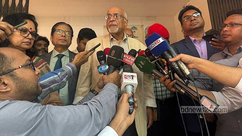 অর্থনৈতিক অবস্থার শ্বেতপত্র প্রকাশ কমিটির প্রধান দেবপ্রিয় ভট্টাচার্য।