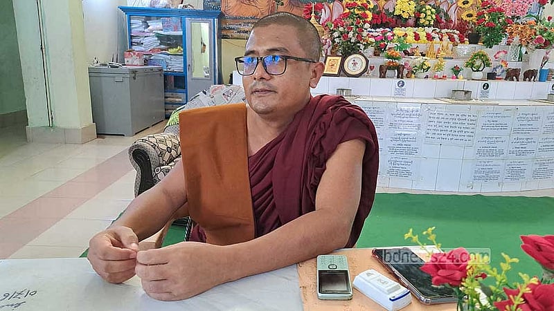কুয়াকাটার শ্রীমঙ্গল বৌদ্ধবিহারের অধ্যক্ষ ইন্দ্রবংশ থের।