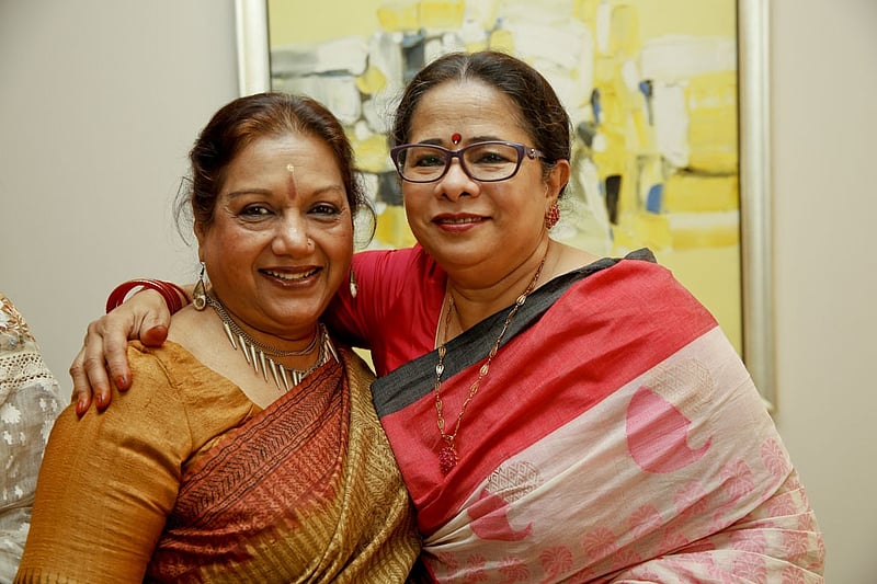 বিডিনিউজ টোয়েন্টিফোর ডটকমের ১৪২৪ বাংলা বর্ষবরণের আয়োজনে গণস্বাক্ষরতা অভিযানের নির্বাহী পরিচালক রাশেদা কে চৌধুরীর সঙ্গে এক বিশেষ মুহূর্তে অভিনেত্রী কবরী।