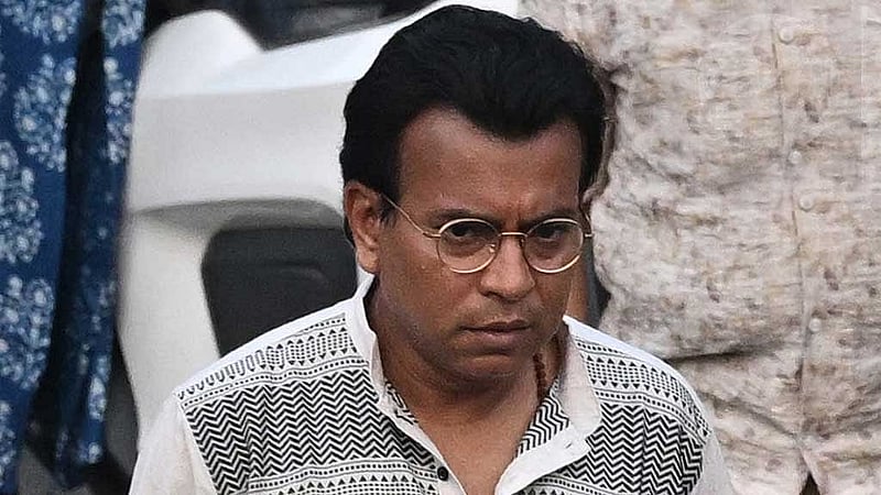 রুদ্রনীল ঘোষ রাহুলের বহু পুরনো সহশিল্পী। রাহুলের মৃত্যুর ঘটনার তদন্ত দাবি করেছেন তিনি।  