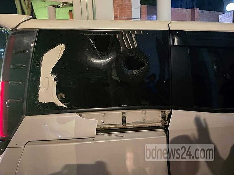 গাজীপুরে এনসিপি নেতা হাসনাত আব্দুল্লাহর গাড়িত হামলার ঘটনা ঘটেছে।