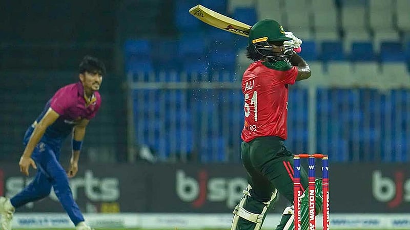 বাংলাদেশকে বিপর্যয় থেকে উদ্ধার করেন জাকের আলি। ছবি: এমিরেটস ক্রিকেট বোর্ড।
