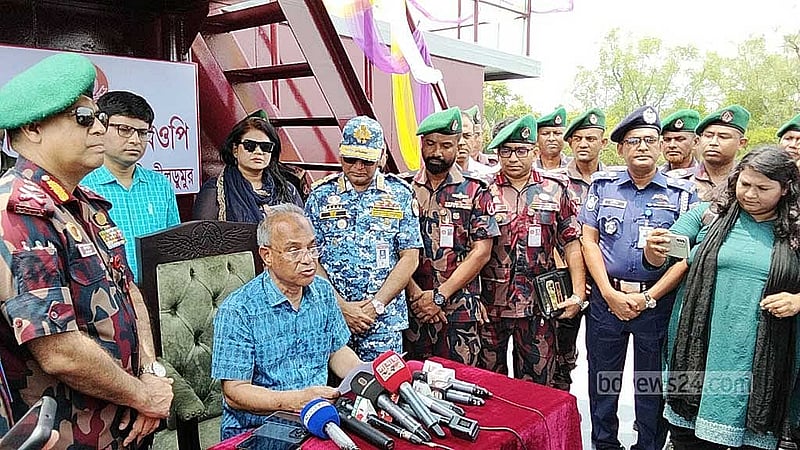 ‘পুশ-ইন উসকানিমূলক নয়’—গত মে মাসে সুন্দরবনে নতুন ভাসমান সীমান্ত পর্যবেক্ষণ কেন্দ্র (বিওপি) উদ্বোধনের সময় সাংবাদিকদের সঙ্গে এমনটাই বলেছিলেন স্বরাষ্ট্র উপদেষ্টা জাহাঙ্গীর আলম চৌধুরী।