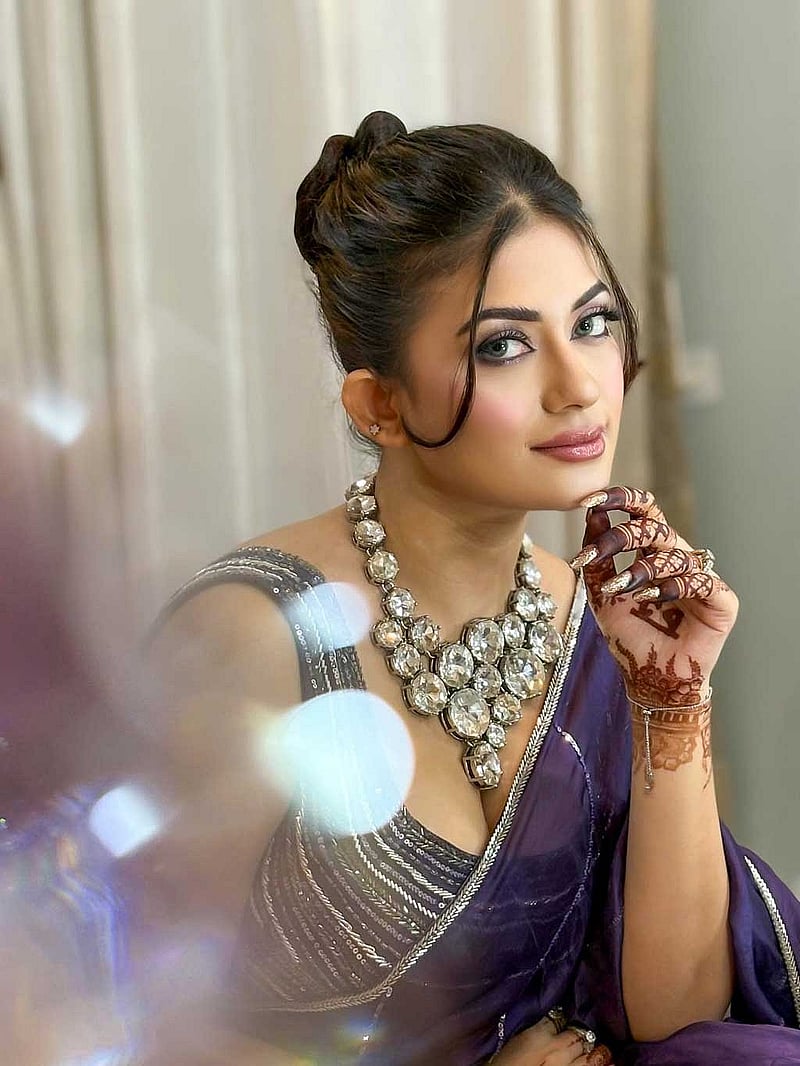 গিয়াস উদ্দিন সেলিমের ‘কাজলরেখা’ সিনেমা দিয়ে চলচ্চিত্রে পা রাখেন মন্দিরা। নাটক-সিনেমা মিলিয়ে শুভ কাজ করছেন বেশ কিছুদিন ধরে। দেশের পাশাপাশি কলকাতার সিনেমাতেও পাওয়া গেছে তাকে।
