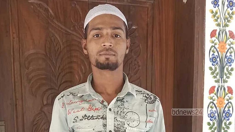 ২০২৪ সালের জুলাই অভ্যুত্থানে ঢাকায় নিহত হন ঝালকাঠির কাঠালিয়া উপজেলার সুজন খান।
