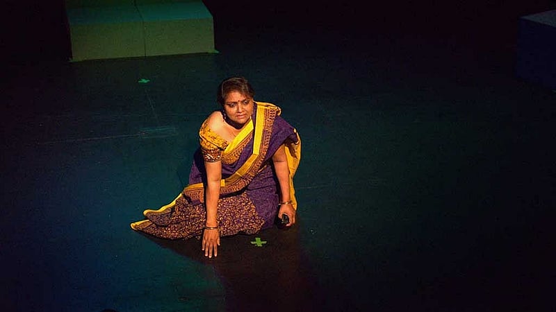 ‘এক জোড়া জুতা’ নাটকের দৃশ্য, ছবি: প্রাচ্যনাট    