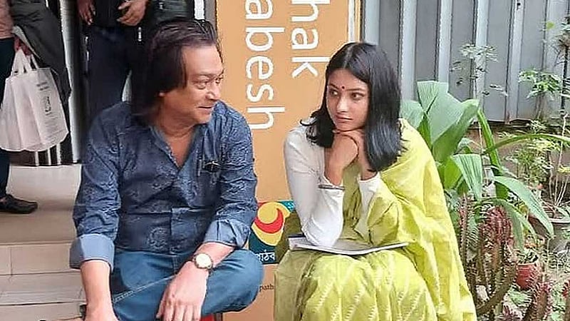 ‘ঝরা পাতার চিঠি’ চলচ্চিত্রের দৃশ্যে পার্থ বড়ুয়া। ছবি: পরিচালকের সৌজন্যে। 